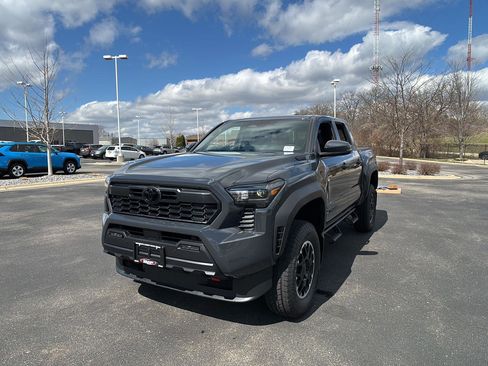New 2026 Toyota Tacoma TRD Off-Road AWD/4WD image 6