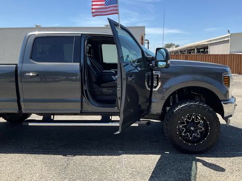 Used 2019 Ford F350 Lariat w/ Lariat Value Package AWD/4WD image 30