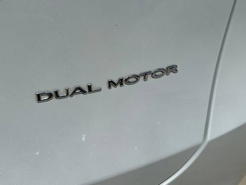 Used 2024 Tesla Model Y Long Range AWD/4WD image 13