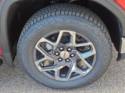 New 2026 GMC Sierra 1500 SLT image 6