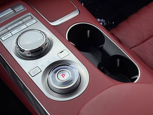 Used 2025 Genesis GV70 3.5T Sport w/ Sport Advanced Package image 19