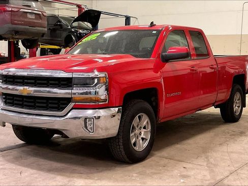 Used 2017 Chevrolet Silverado 1500 LT w/ All Star Edition AWD/4WD image 36