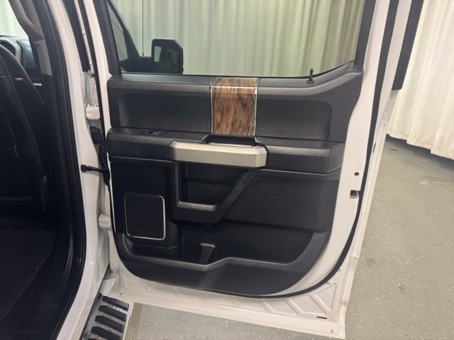 Used 2019 Ford F150 Lariat w/ Equipment Group 502A Luxury AWD/4WD image 33
