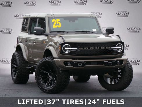 Used 2025 Ford Bronco Badlands AWD/4WD image 2