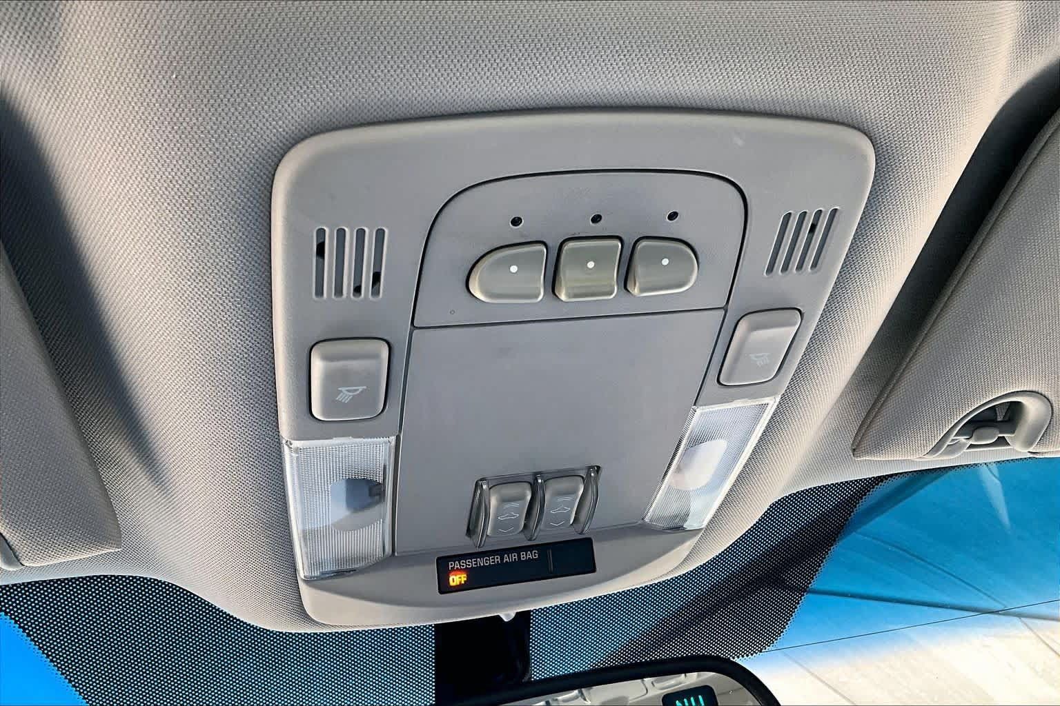 Used 2011 Cadillac DTS Luxury FWD image 30