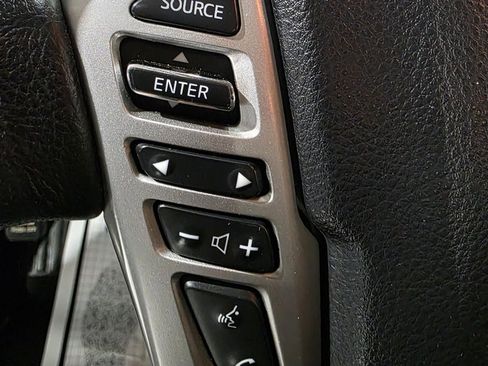 Used 2019 Nissan Titan S image 5
