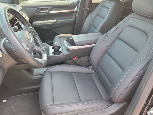 Used 2026 GMC Terrain Elevation w/ Elevation Premium Package FWD image 10