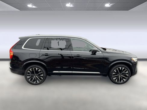Used 2025 Volvo XC90 B6 Plus image 8