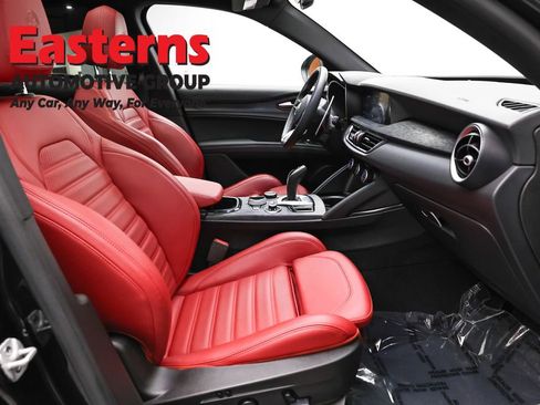 Used 2024 Alfa Romeo Stelvio Sprint image 24