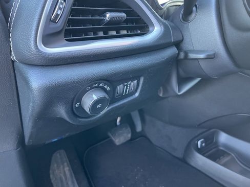 New 2026 Chrysler Pacifica Select w/ S Appearance Package image 33