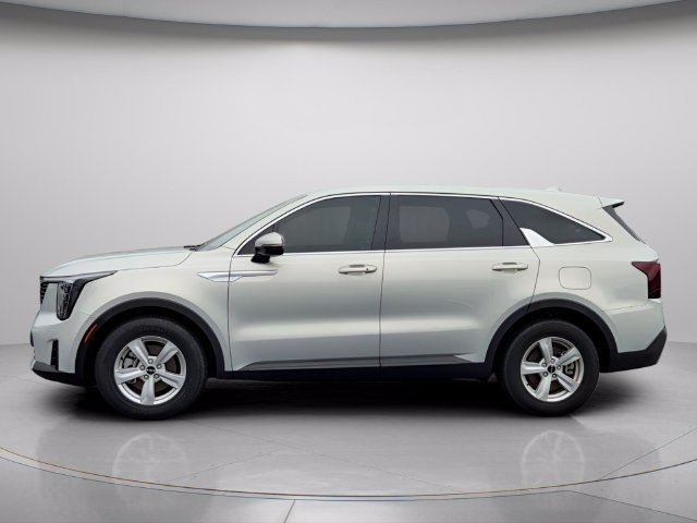 Used 2026 Kia Sorento LX FWD image 3