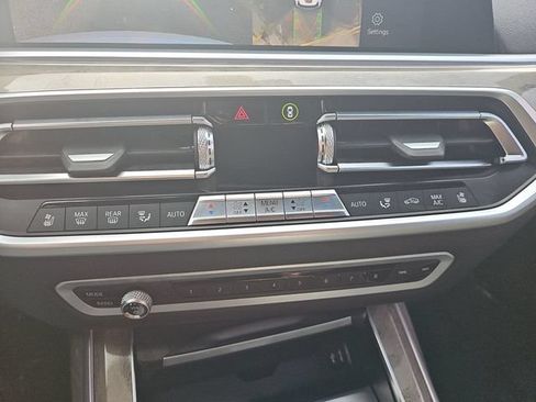 Used 2020 BMW X7 M50i AWD/4WD image 31