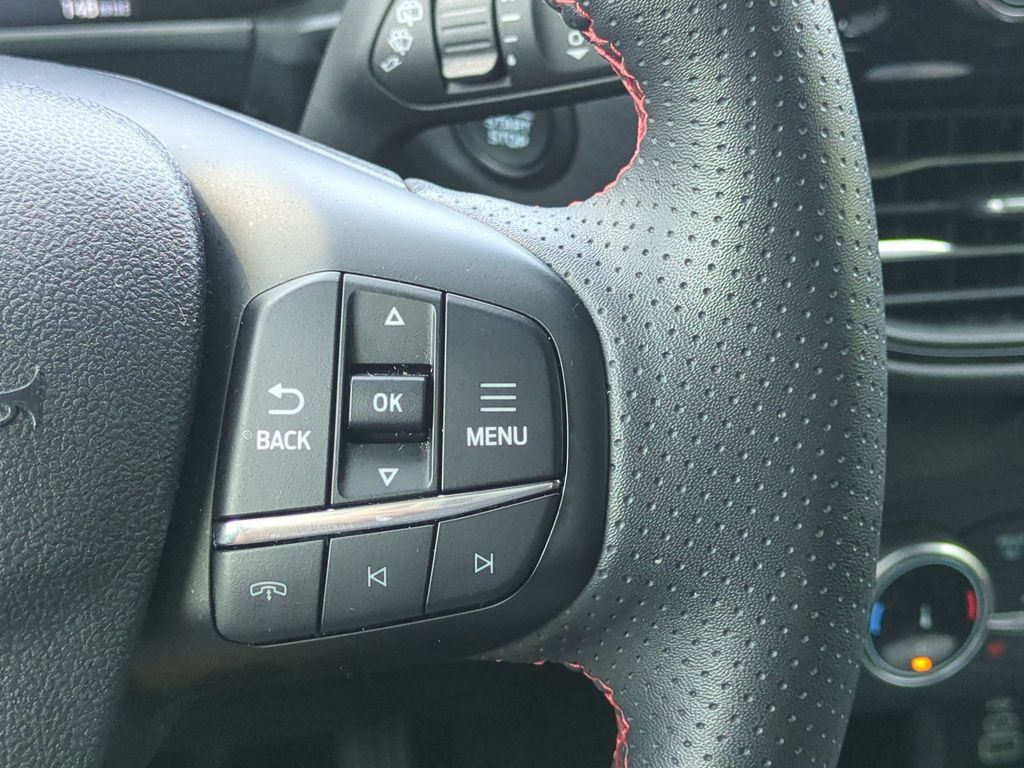 Certified 2025 Ford Escape ST-Line Select AWD/4WD image 28