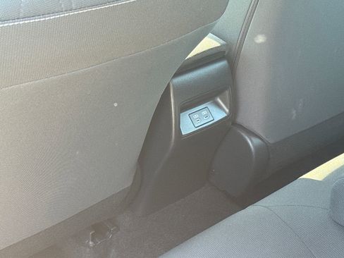 Used 2025 Toyota Corolla LE image 36