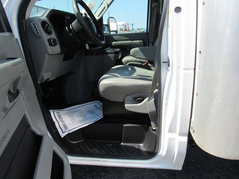 Used 2022 Ford E-450 and Econoline 450 Super Duty w/ Power Windows & Locks Group RWD image 22