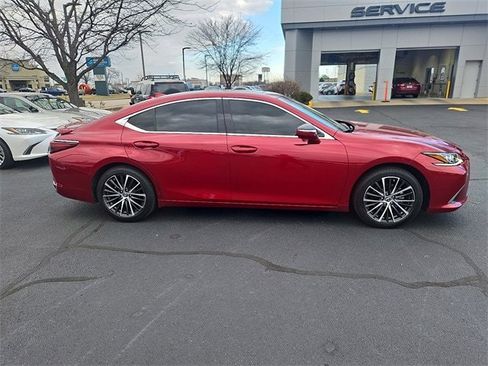 Certified 2025 Lexus ES 300h w/ Premium Package image 2