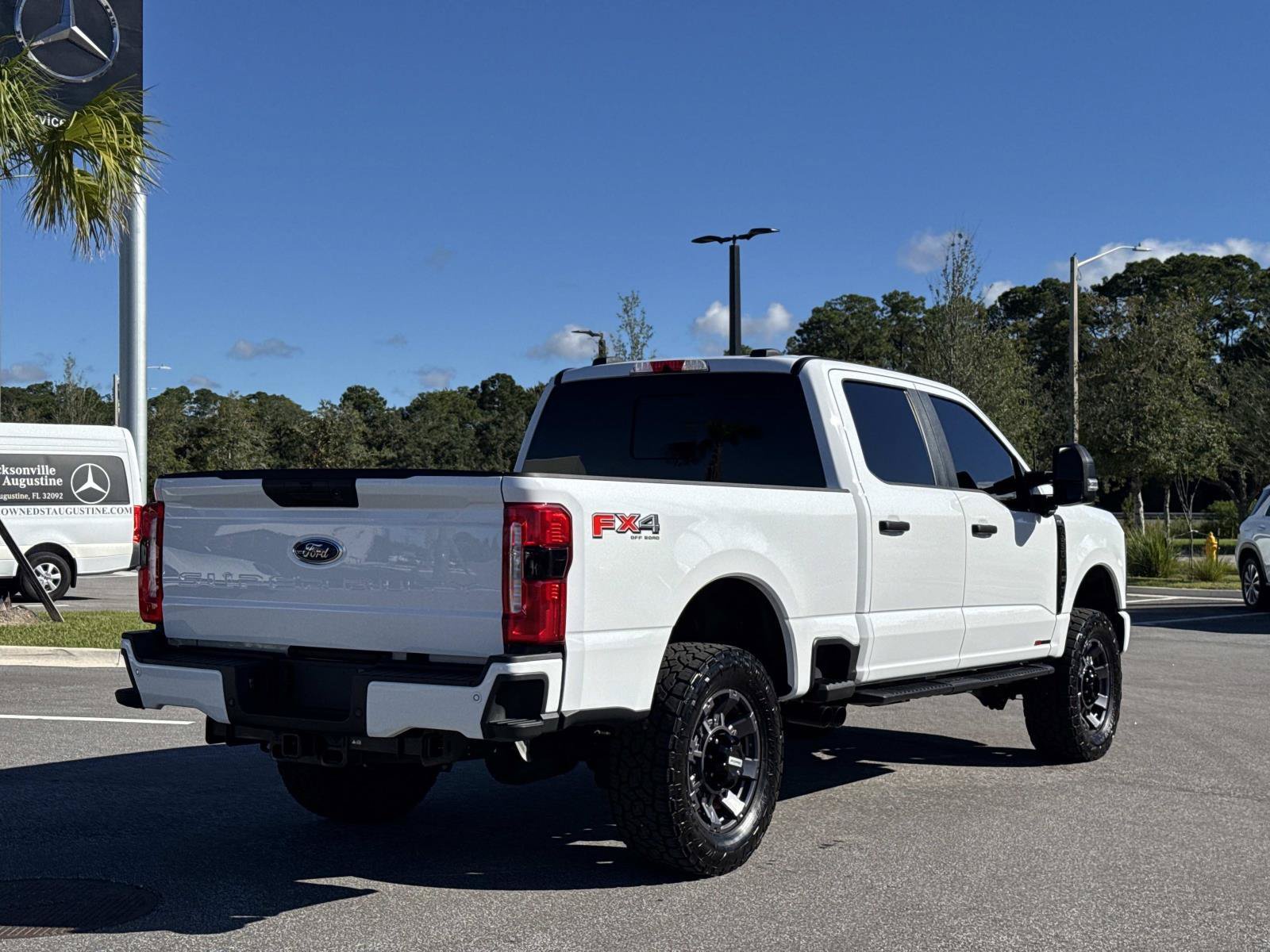 Used 2024 Ford F250 XL w/ STX Appearance Package AWD/4WD image 3
