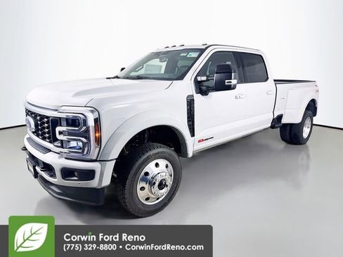 New 2025 Ford F450 Platinum w/ FX4 Off-Road Package image 3