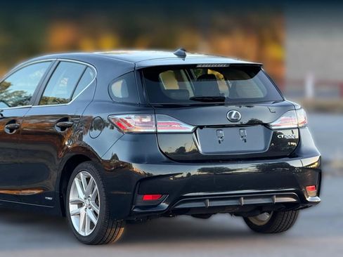 Used 2017 Lexus CT 200h image 16