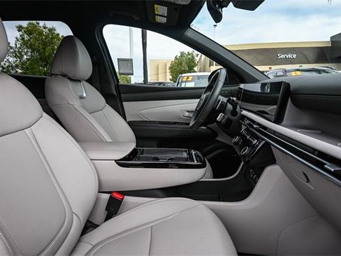 Certified 2025 Hyundai Tucson Limited image 19