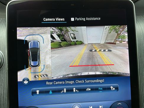 Used 2023 Mercedes-Benz GLC 300 4MATIC image 24