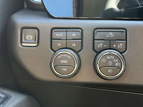 Used 2025 Chevrolet Silverado 1500 LT Trail Boss w/ Convenience Package II image 28