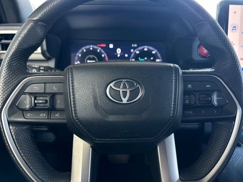 Used 2024 Toyota Tacoma TRD Off-Road AWD/4WD image 20