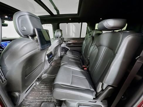 Used 2022 Jeep Wagoneer Series III w/ Premium Group I image 24