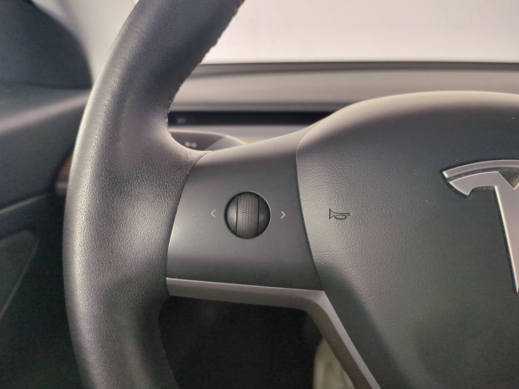 Used 2020 Tesla Model 3 Standard Range Plus RWD image 30