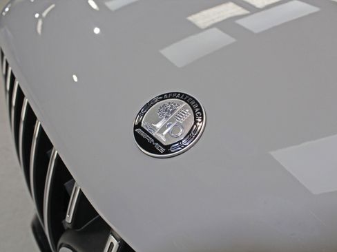 Used 2025 Mercedes-Benz GLS 63 AMG 4MATIC image 9