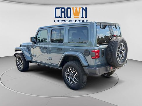 Used 2026 Jeep Wrangler Unlimited Sahara AWD/4WD image 5