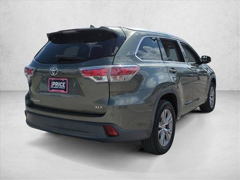 Used 2014 Toyota Highlander XLE FWD image 5