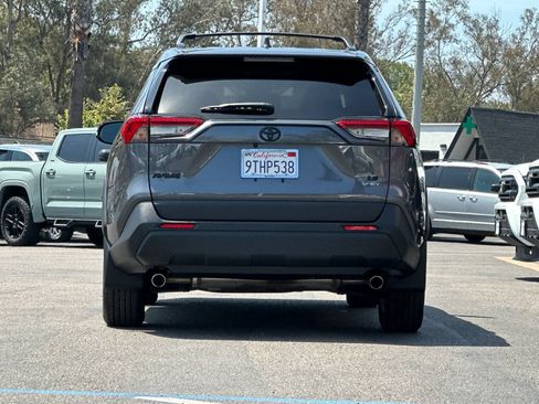 Used 2025 Toyota RAV4 LE AWD/4WD image 4