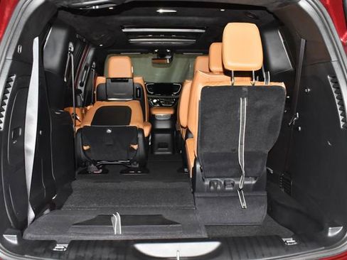 Certified 2023 Chrysler Pacifica Pinnacle image 37