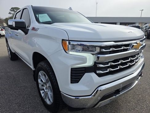 Used 2025 Chevrolet Silverado 1500 LTZ image 2