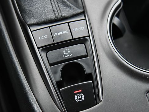 Used 2022 Toyota Camry XSE image 27