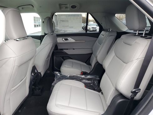 New 2026 Ford Explorer Active w/ Active Comfort Package image 28
