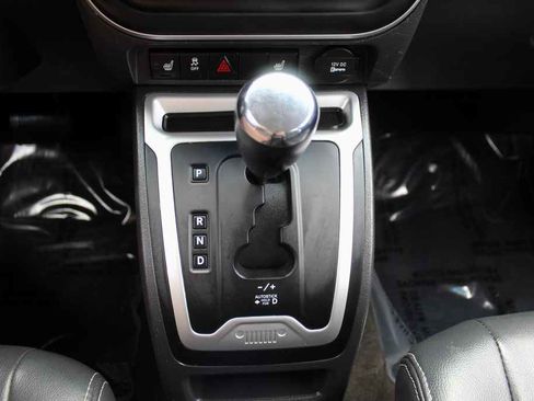 Used 2017 Jeep Compass Latitude FWD image 22