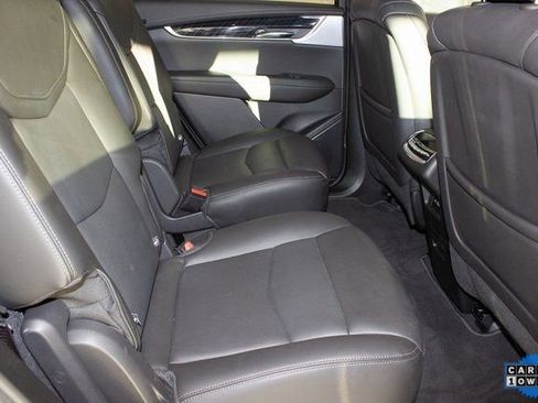 Used 2025 Cadillac XT6 Premium Luxury image 12