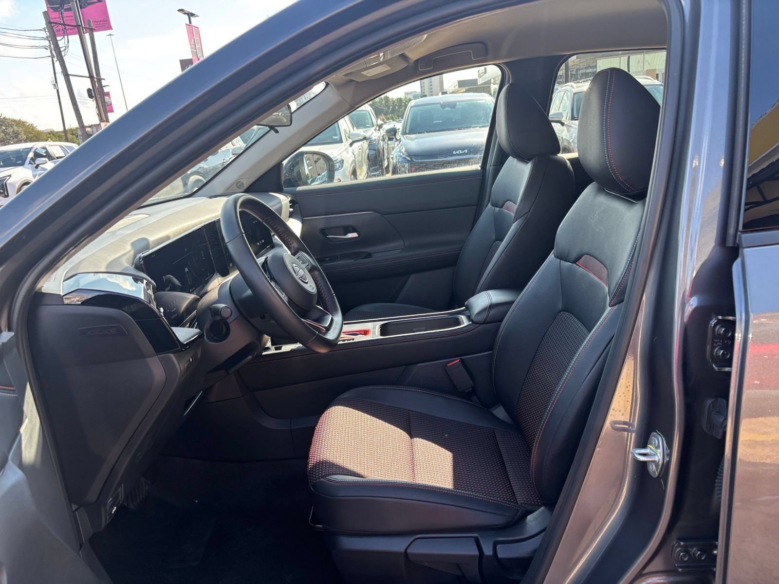 Used 2026 Nissan Kicks SR AWD/4WD image 25