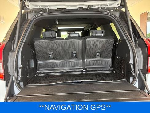 Certified 2025 Ford Expedition Platinum w/ Stealth Performance Package AWD/4WD image 12