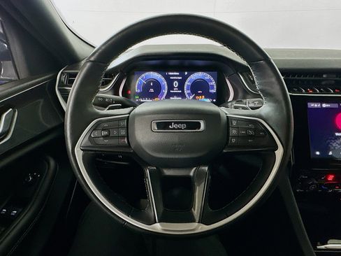 Used 2022 Jeep Grand Cherokee L Laredo image 11