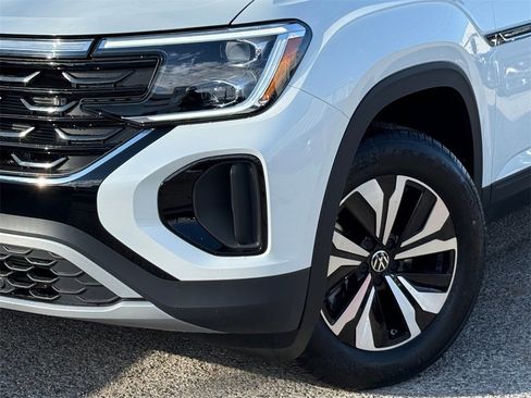 New 2026 Volkswagen Atlas Cross Sport SE image 2