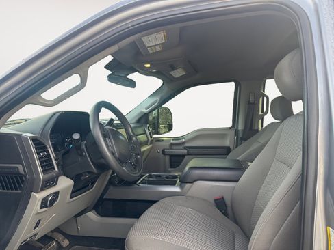 Used 2020 Ford F350 XLT w/ XLT Premium Package image 9