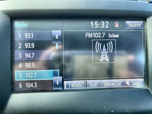 Used 2016 Toyota Camry SE FWD image 12
