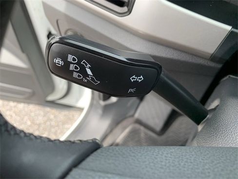 Used 2020 Volkswagen Atlas Cross Sport SEL Premium image 30