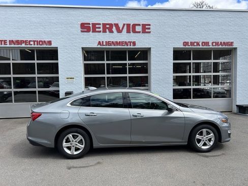 Used 2023 Chevrolet Malibu LT image 1