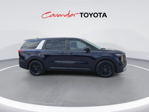 Used 2026 Kia Carnival FWD image 9