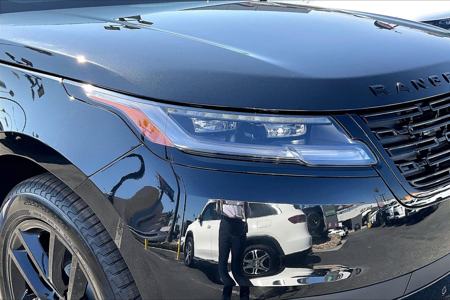 New 2026 Land Rover Range Rover Velar S AWD/4WD image 20