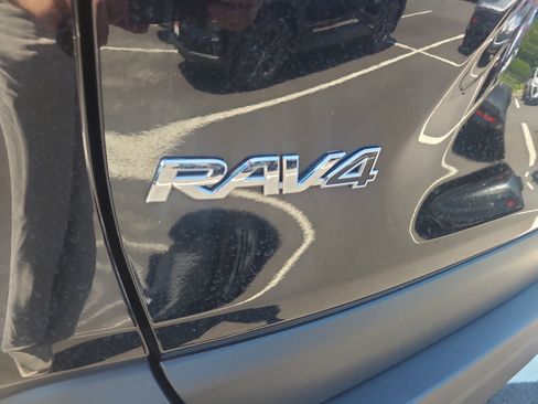 Certified 2025 Toyota RAV4 XLE AWD/4WD image 28